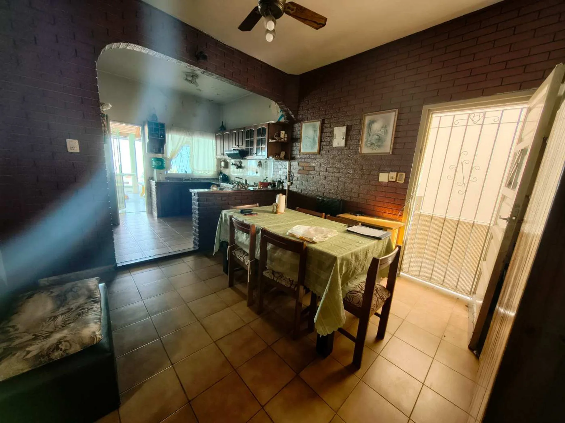 VENTA CASA 4 AMB EN RAMOS MEJÍA COCHERA Y PATIO foto 2