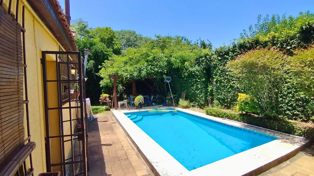 Venta Casa Estilo Inglés en La Lucila foto 4