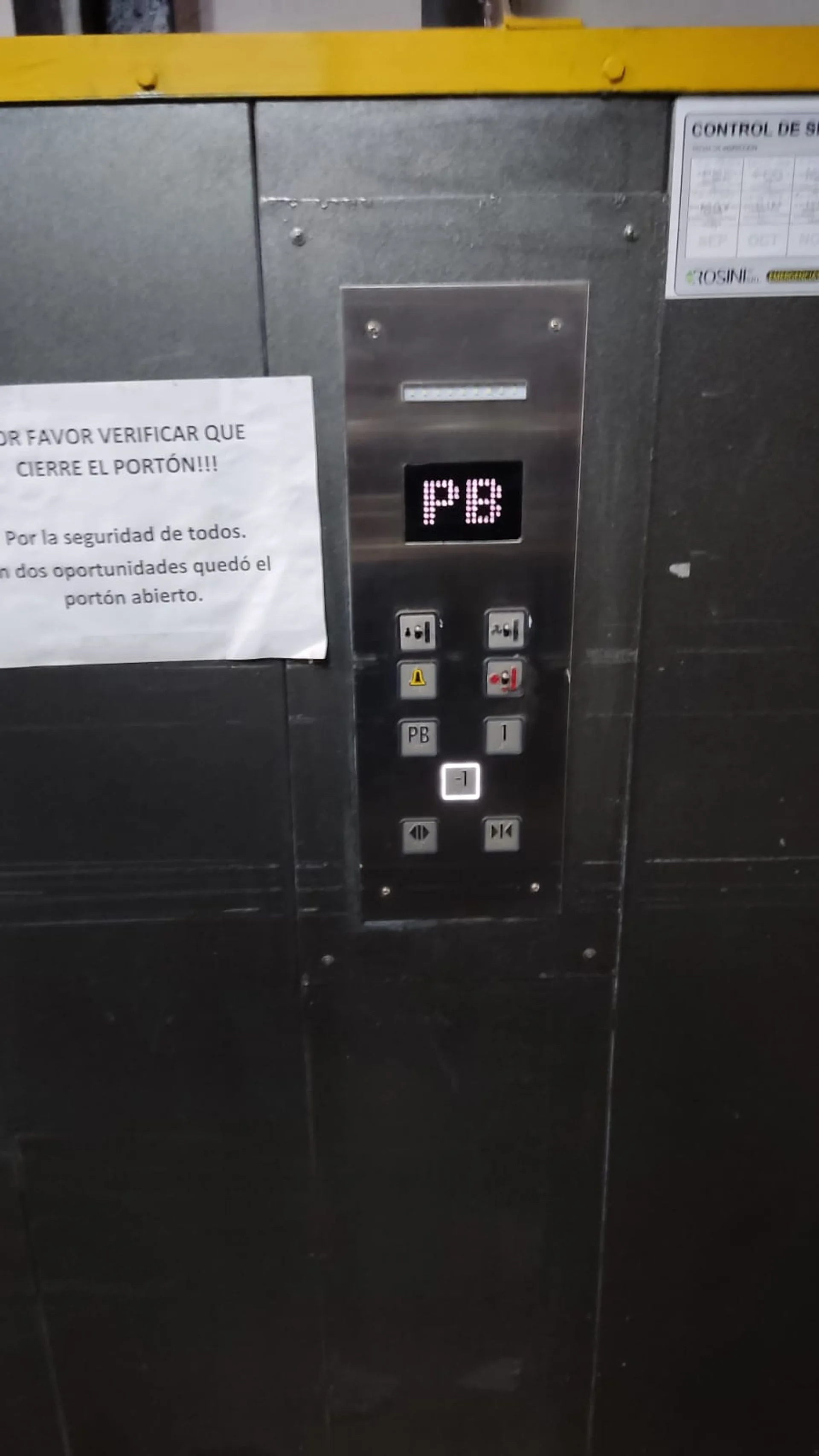 VENTA DE COCHERAS EN VARIOS EDIFICIOS CENTRICOS foto 3