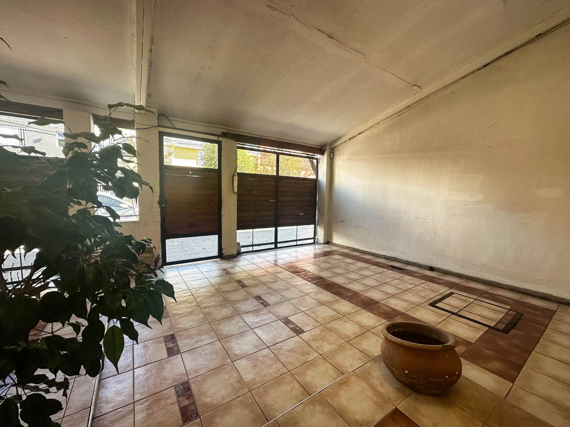 CASA 3 DORM. PILETA 2 COCHERAS EN CANDIOTI NORTE foto 3