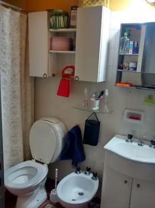 Vivienda de tres dormitorios en proximidad del Lago Moreno. Barrio Covibar foto 2