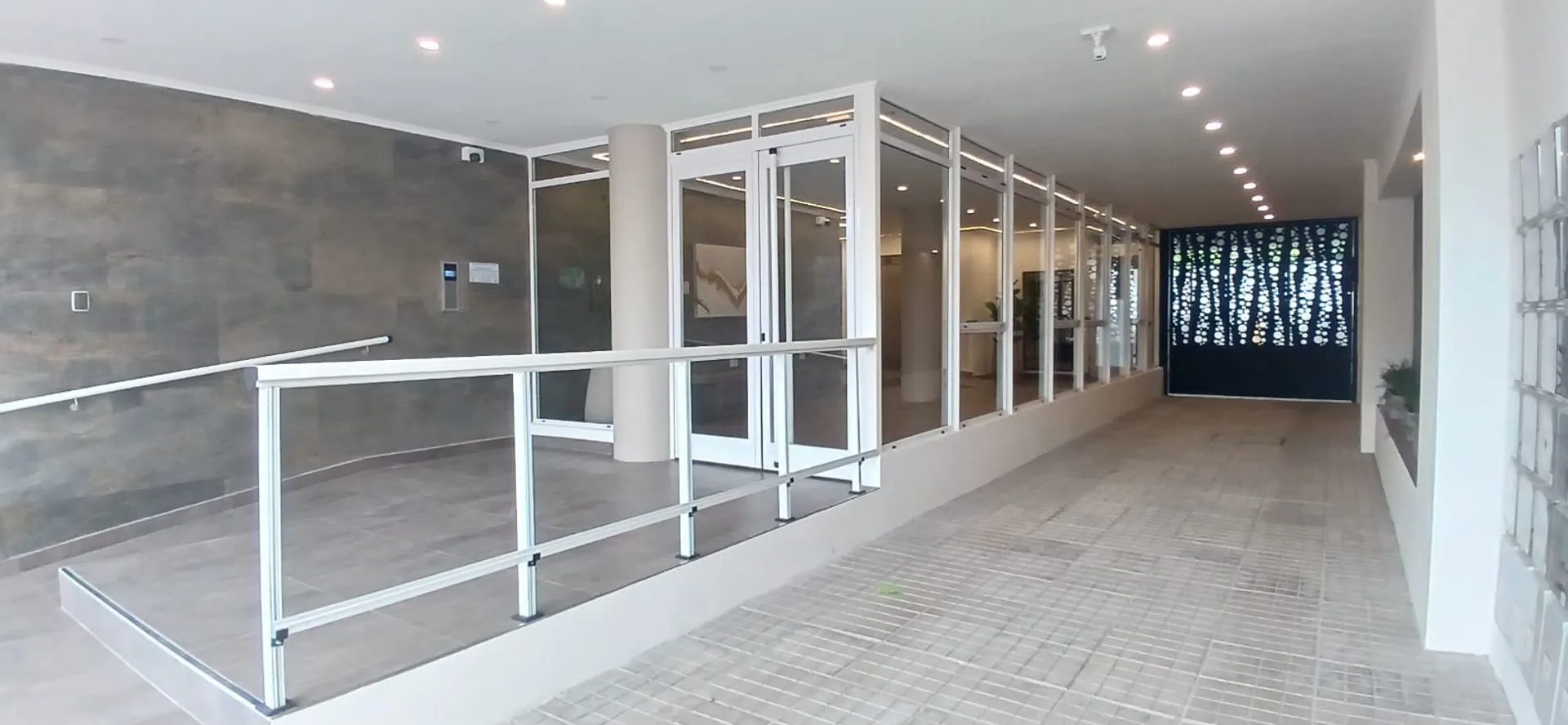DEPARTAMENTO A ESTRENAR DE 2 AMBIENTES EN VENTA foto 3
