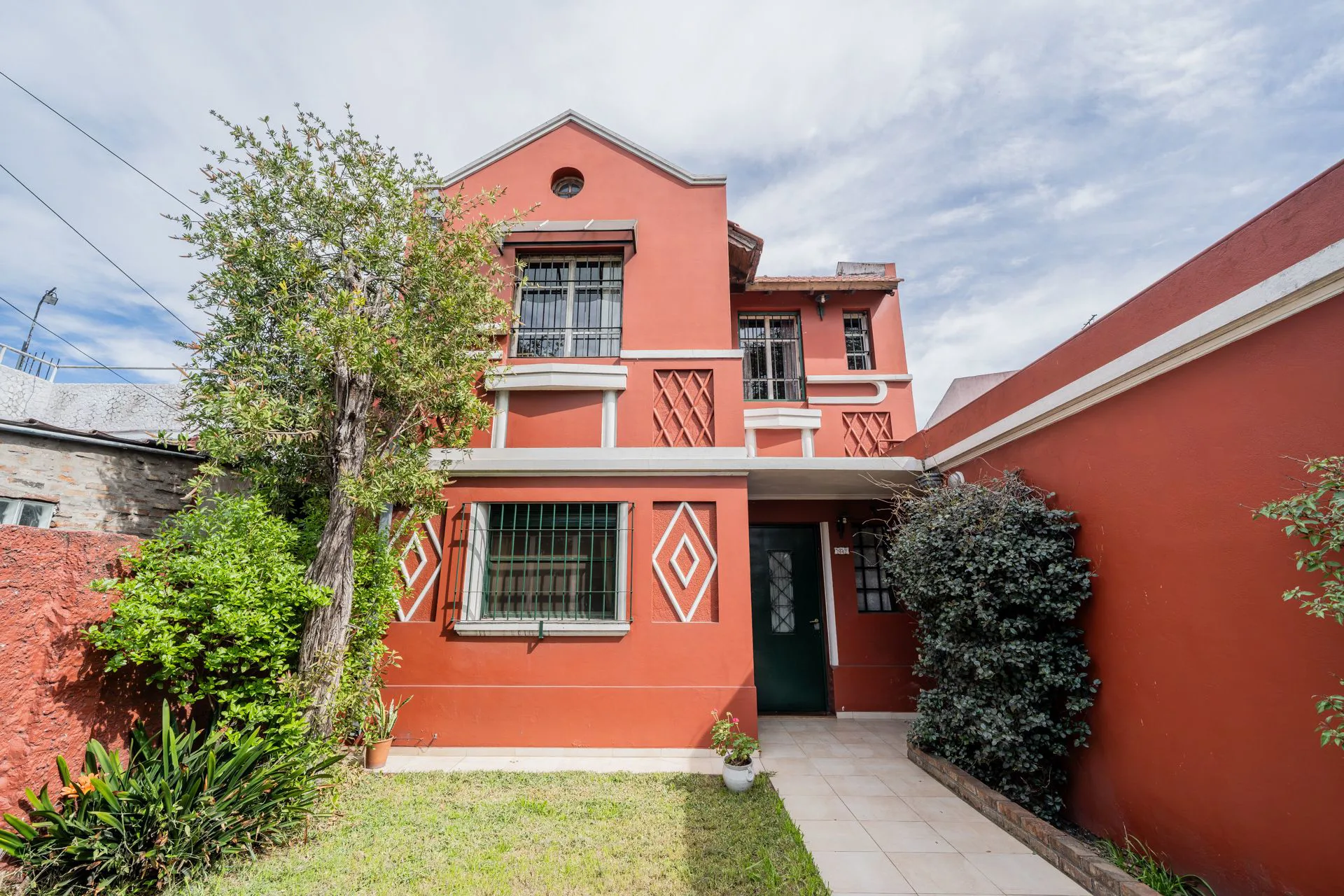 Casa lote propio, 5 amb, jardín, terraza, cochera