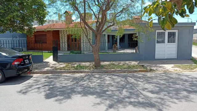 VENTA CASA 3 DORMITORIOS LOZADA CORDOBA
