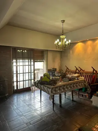 CASA CON LOCAL Y 2 PH , LOTE DE 8.66 X 27 MTS , EXC UBICACION MEDIA CUADRA DE AV ESCALADA foto 1