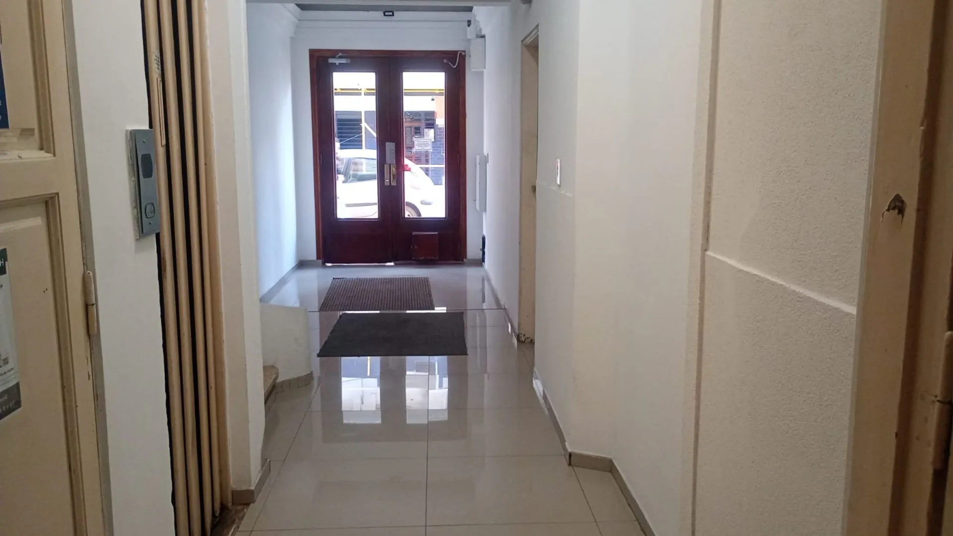 VENTA DEPARTAMENTO 2 AMBIENTES PLAZA MITRE foto 2