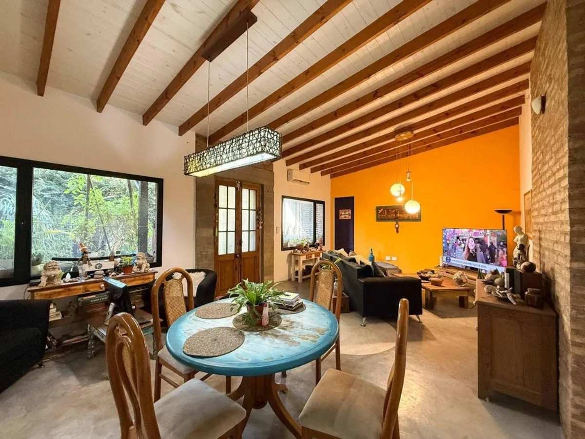 CASA EN VENTA 5 DORMITORIOS CON PARQUE foto 4