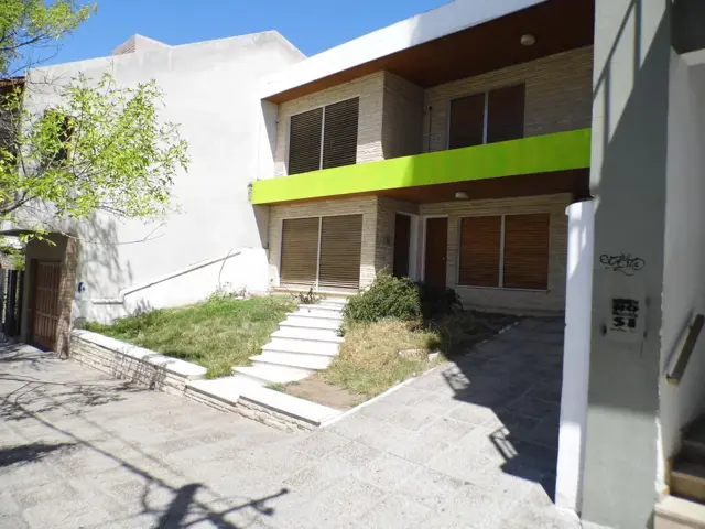 CASA CENTRICA IDEAL PARA INSTITUCIONES EDUCATICAS, CENTROS DE SALUD, CENTRO DE FORMACION, ETC.