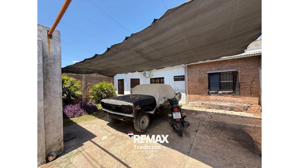 Casa 3 dorm en Venta en Av Coronel Falcon. foto 2