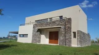 HERMOSA CASA A ESTRENAR - EL CANTON - BARRIO ISLAS foto 3