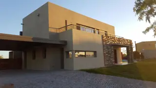 HERMOSA CASA A ESTRENAR - EL CANTON - BARRIO ISLAS foto 5