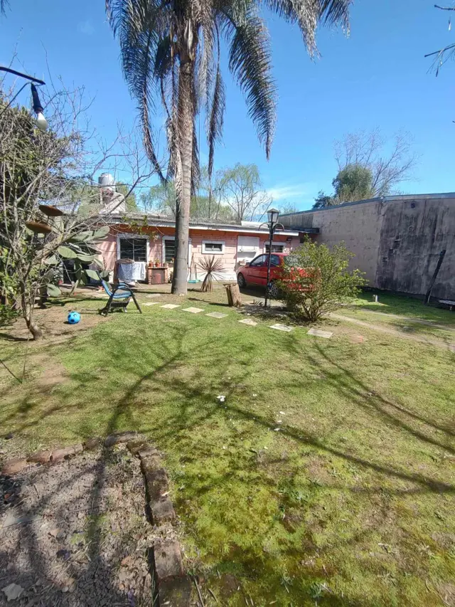 CASA 4 AMBIENTES AMPLIO JARDIN Y PATIO CON PILETA