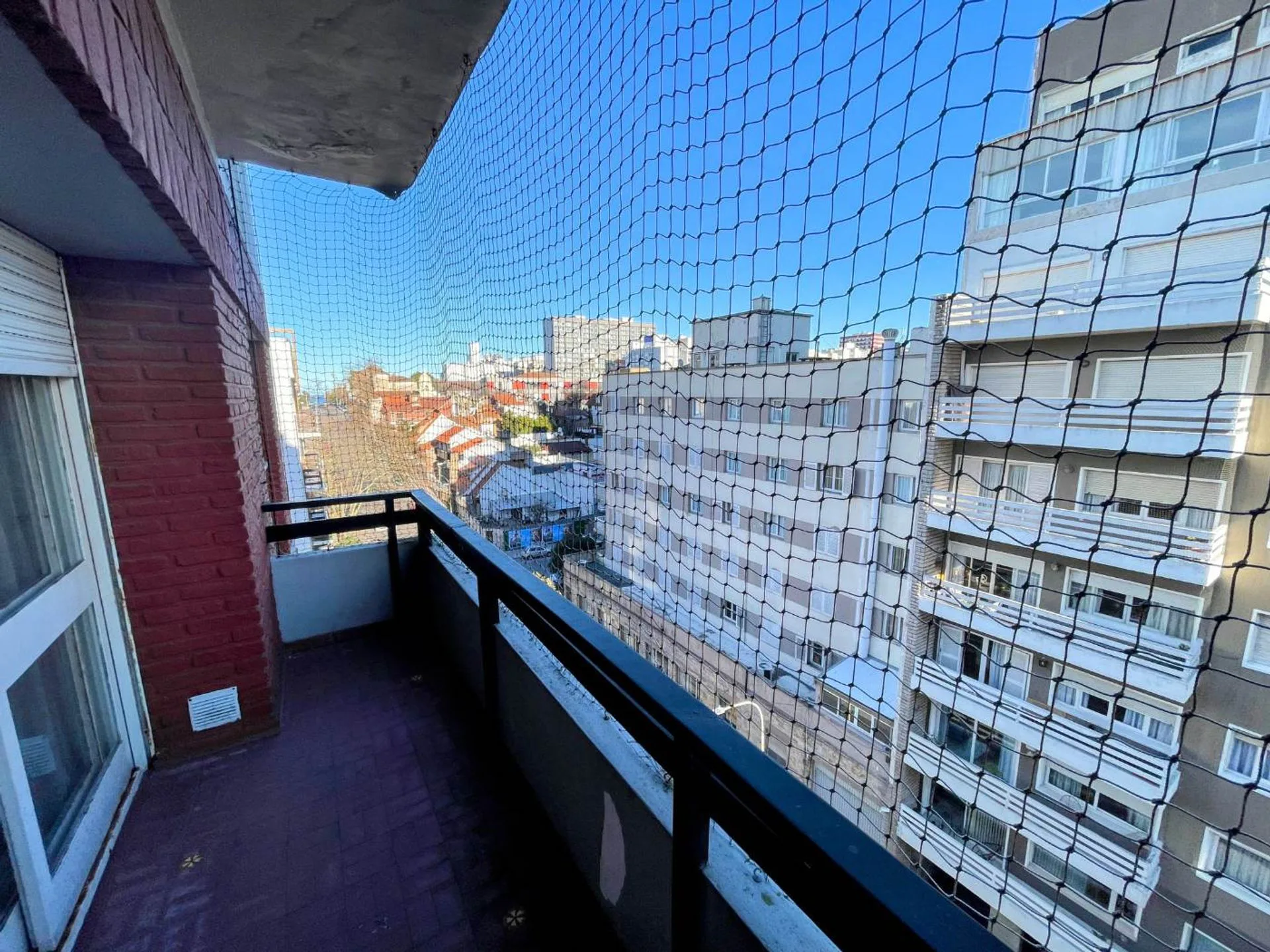 VENTA DEPTO 3 AMBIENTES C/DEP Y COCHERA LA PERLA foto 4