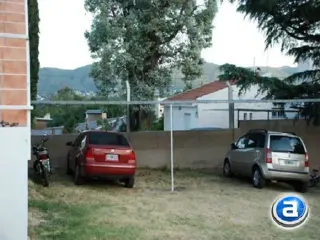 COMPLEJO DE DEPTOS CENTRICOS - CAPACIDAD 2 A 6 PERSONAS - PILETA-PARQUE-COCHERAS-WIFI foto 2
