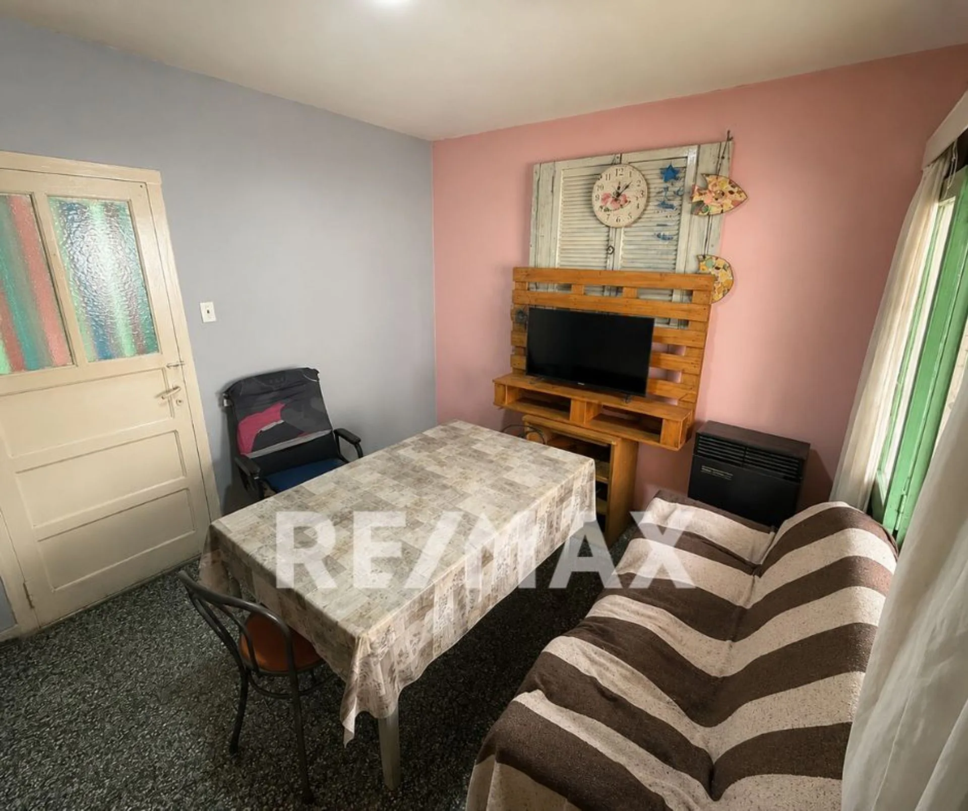 VENTA CASA A REFACCCIONAR CIPOLLETTI foto 4