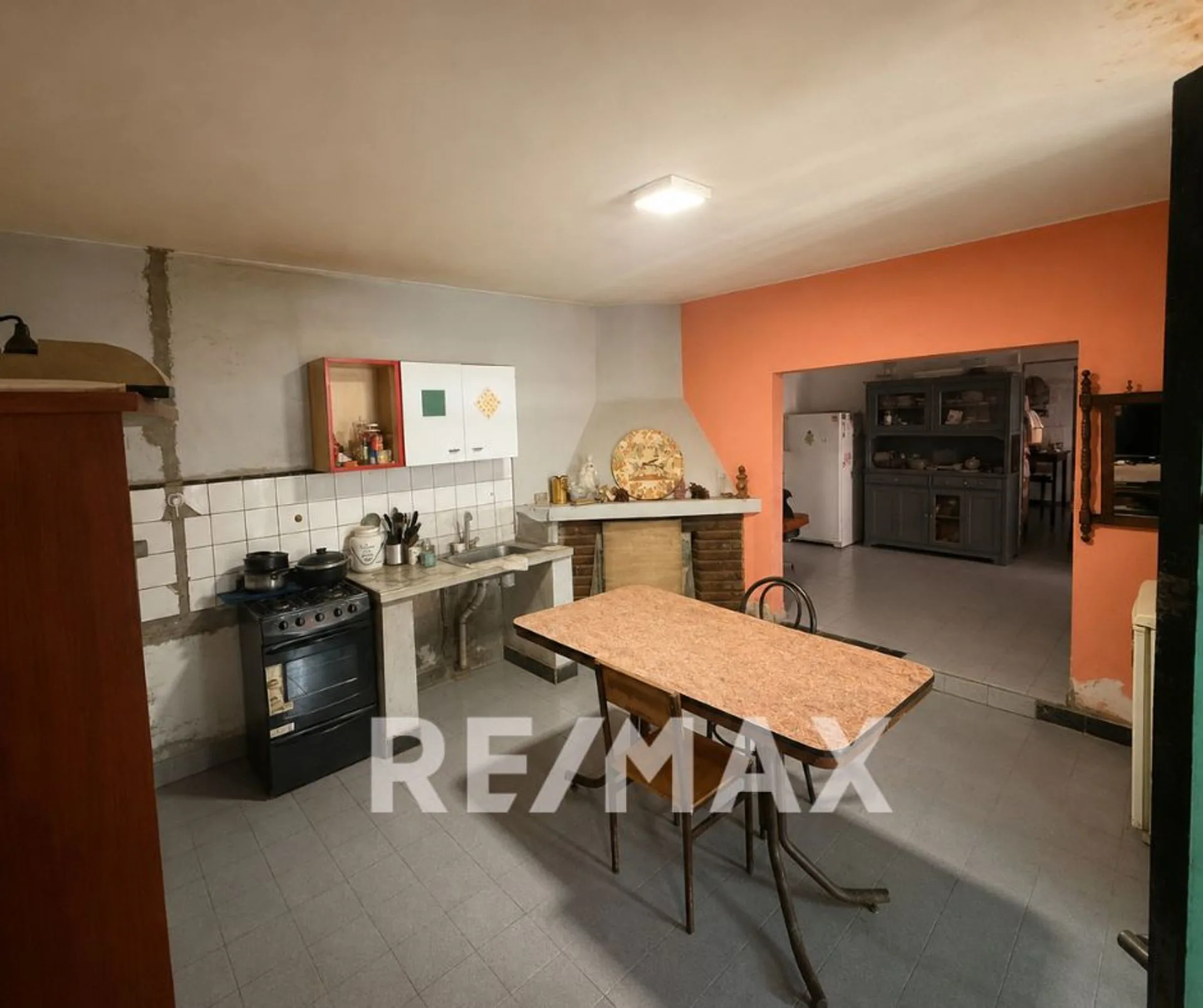 VENTA CASA A REFACCCIONAR CIPOLLETTI foto 5