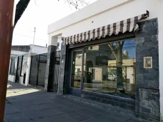 LOTE 8,66 X 30 SUPERFICIE TOTAL 260 / GALPÓN DEPOSITO Y OFICINA foto 2