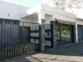 LOTE 8,66 X 30 SUPERFICIE TOTAL 260 / GALPÓN DEPOSITO Y OFICINA foto 3