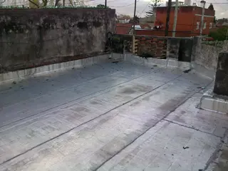 Casa en venta en Banfield foto 1