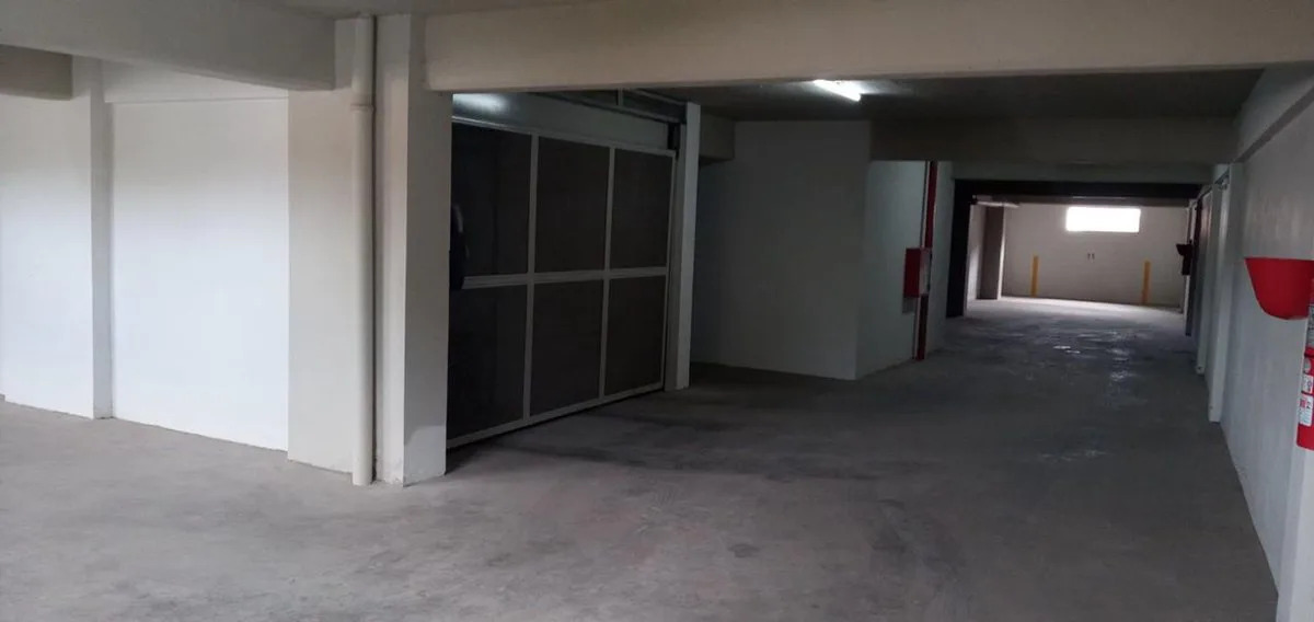 OPORTUNIDAD ÚNICA VENTA 2 COCHERAS JUNTAS foto 2