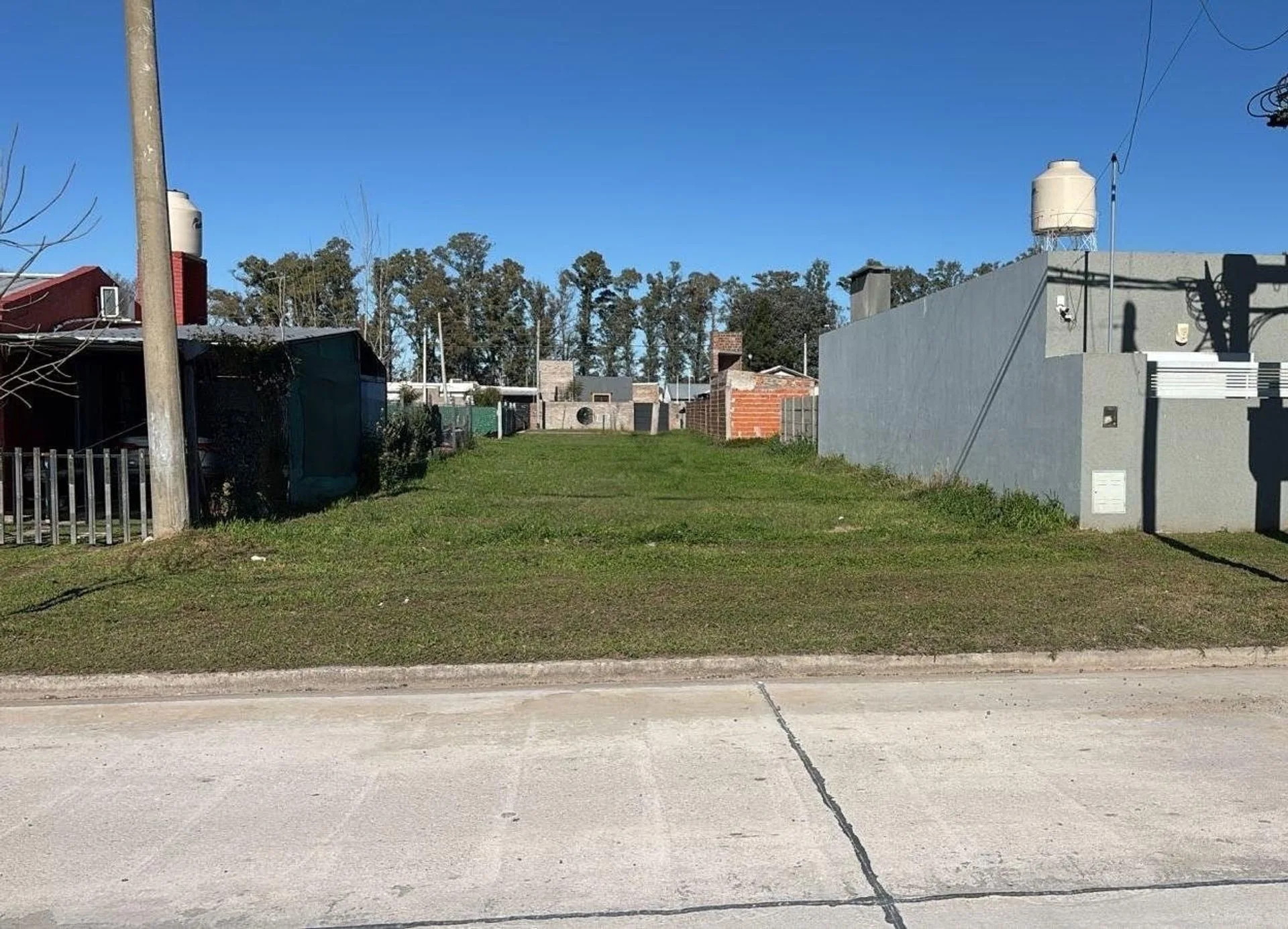 VENTA LOTE ESCRITURADO DE 300 M2 EN PINAR DE LAGOS