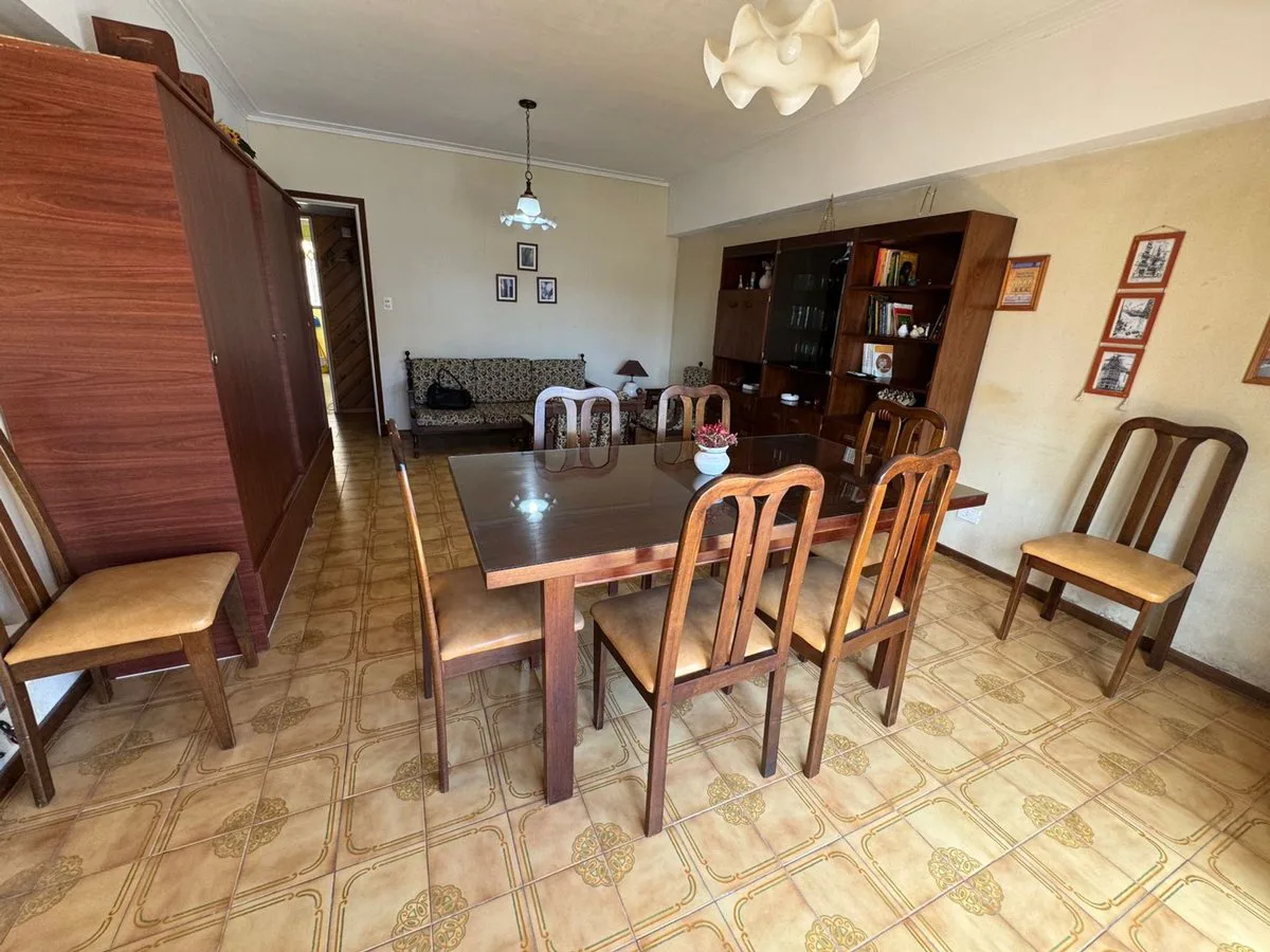 VENTA DEPARTAMENTO 3 AMBIENTES COCHERA BALCON FTE foto 3