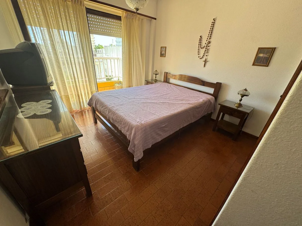 VENTA DEPARTAMENTO 3 AMBIENTES COCHERA BALCON FTE foto 4