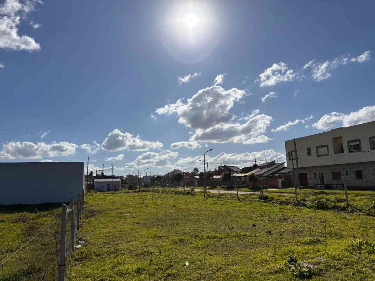 VENTA DE LOTE 1000 M2 FRENTE AL MAR foto 2