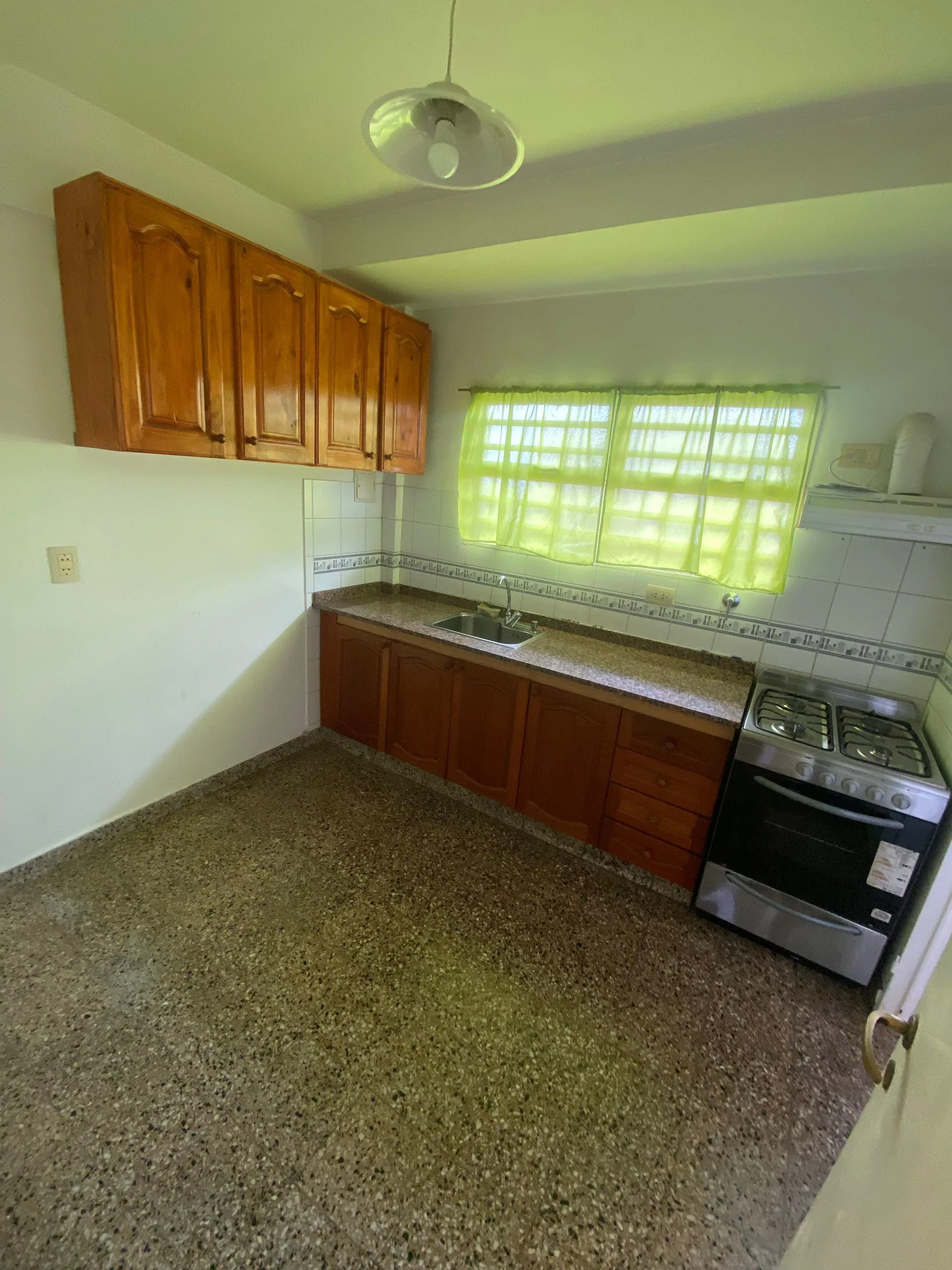 Departamento de 3 Ambientes con cochera. Impecable foto 4