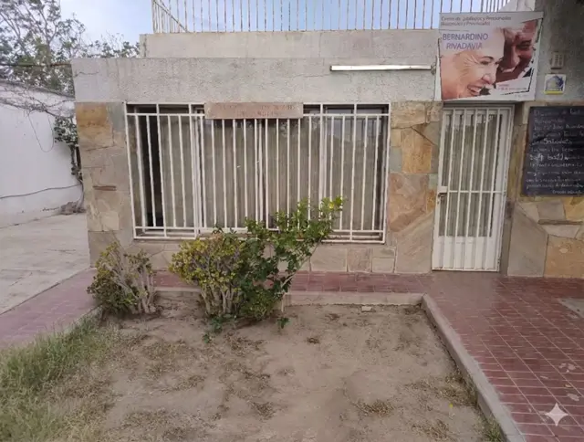 Terreno de 2129 m2, con casa. Rivadavia