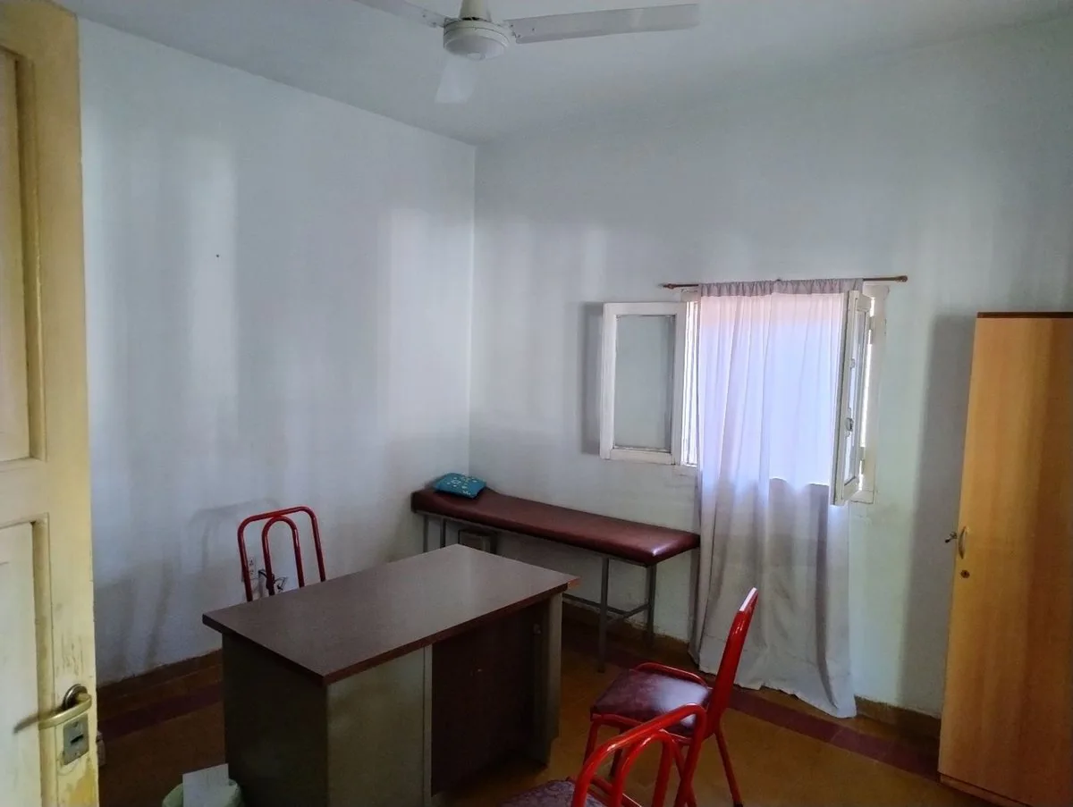 Terreno de 2129 m2, con casa. Rivadavia foto 3