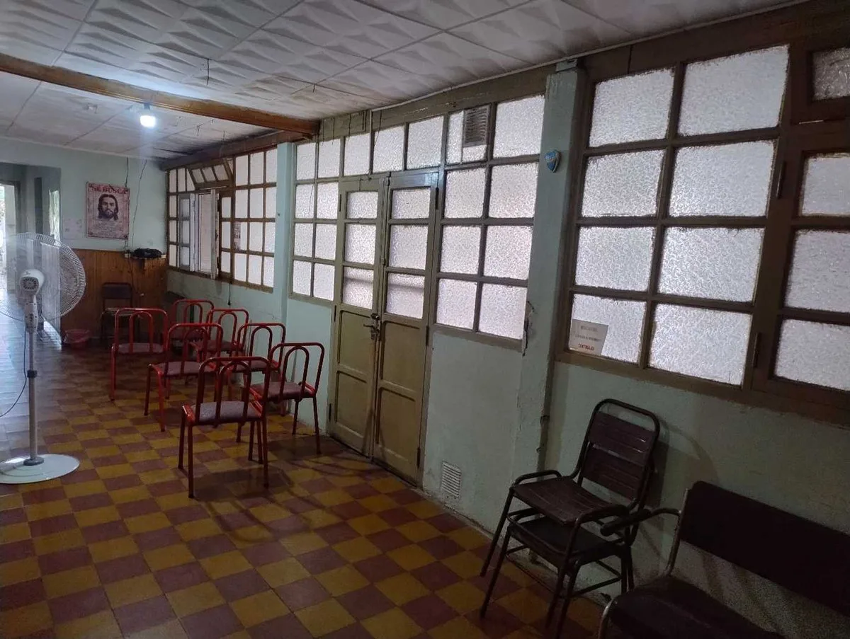 Terreno de 2129 m2, con casa. Rivadavia foto 4