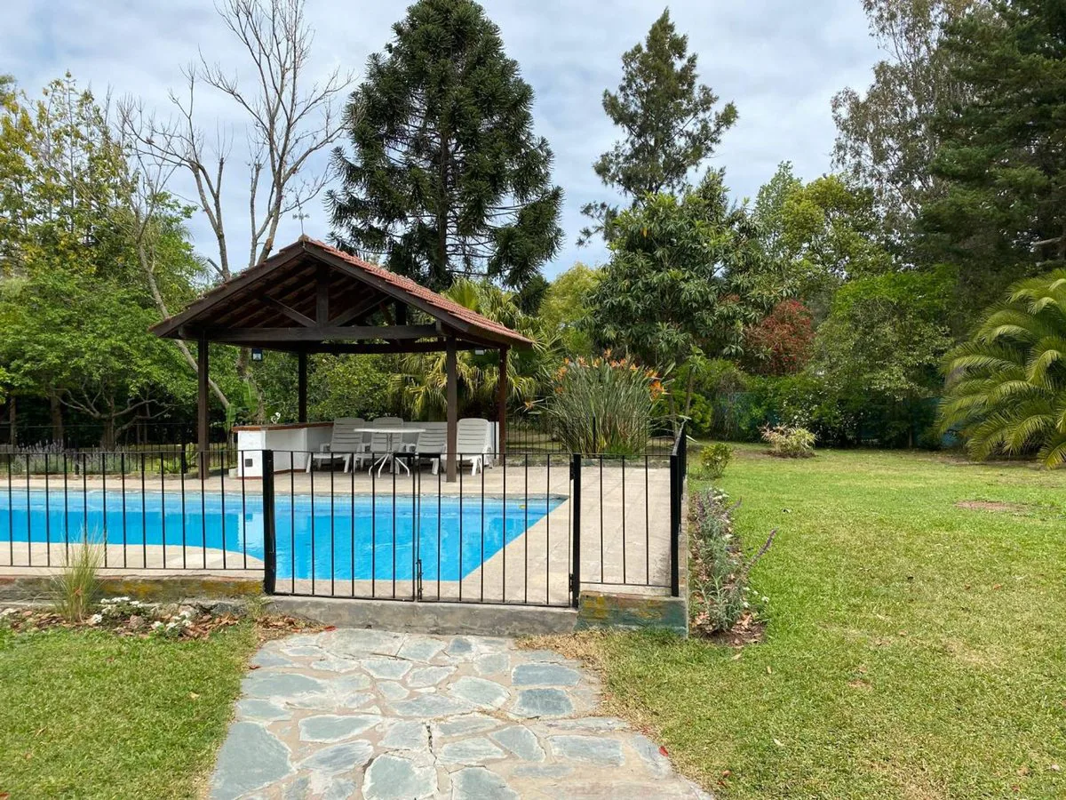 ESPECTACULAR CASA QUINTA EN  EL CAZADOR foto 2