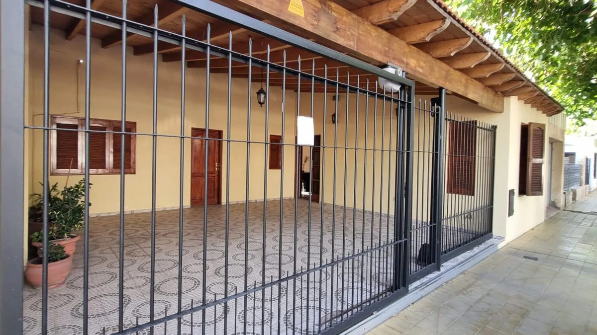 Casa con pileta. 3 habitaciones. 3 baños. Capital foto 5