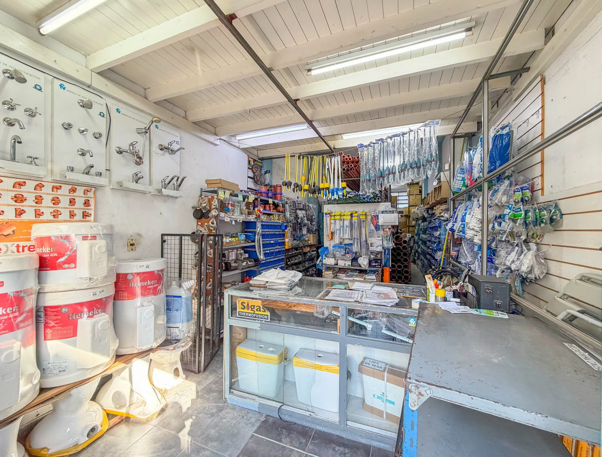 Venta Local comercial en Av Lope de Vega 80 mt2 foto 2