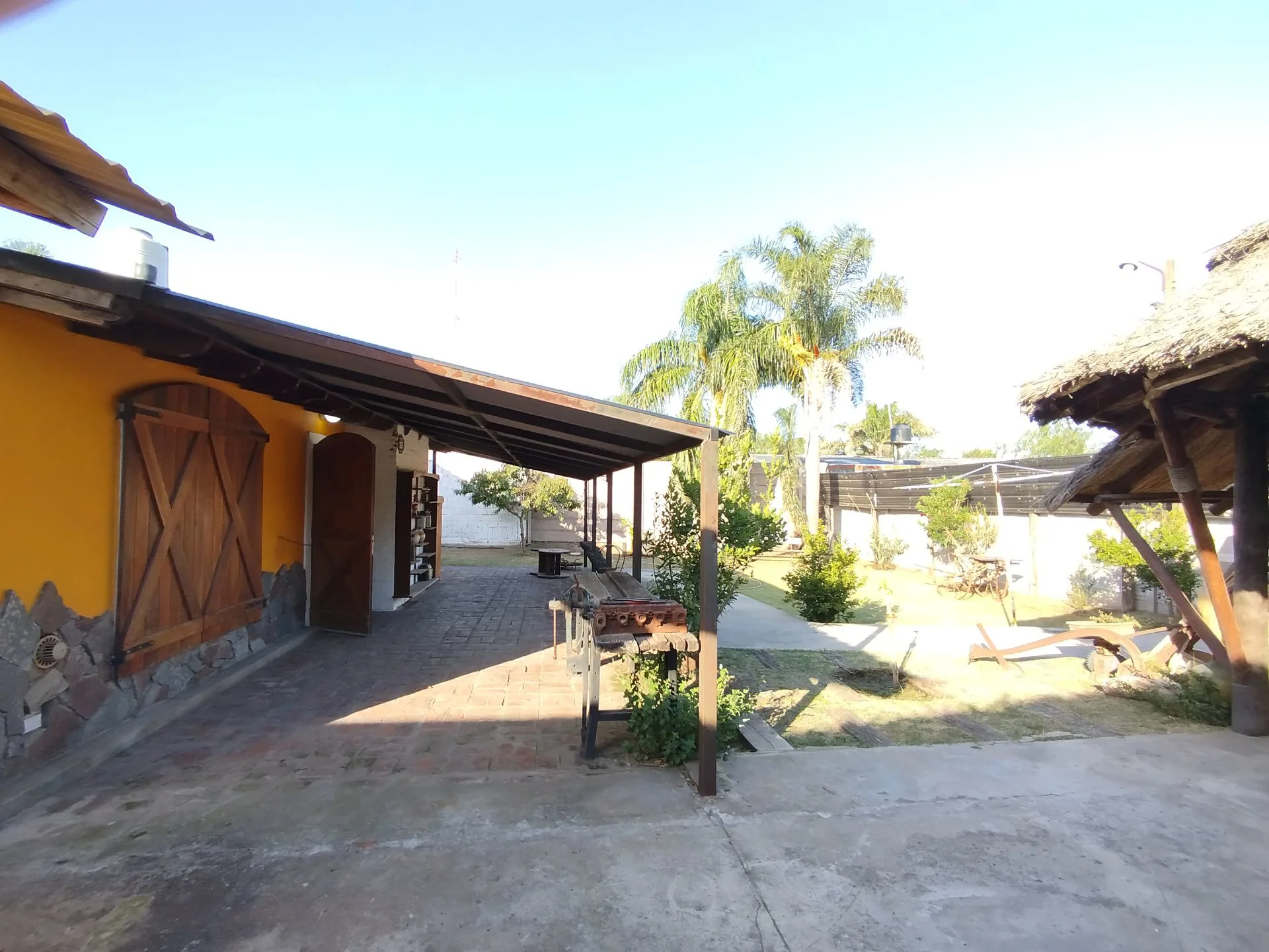 venta casa amplia con parque en zona tranquila foto 5
