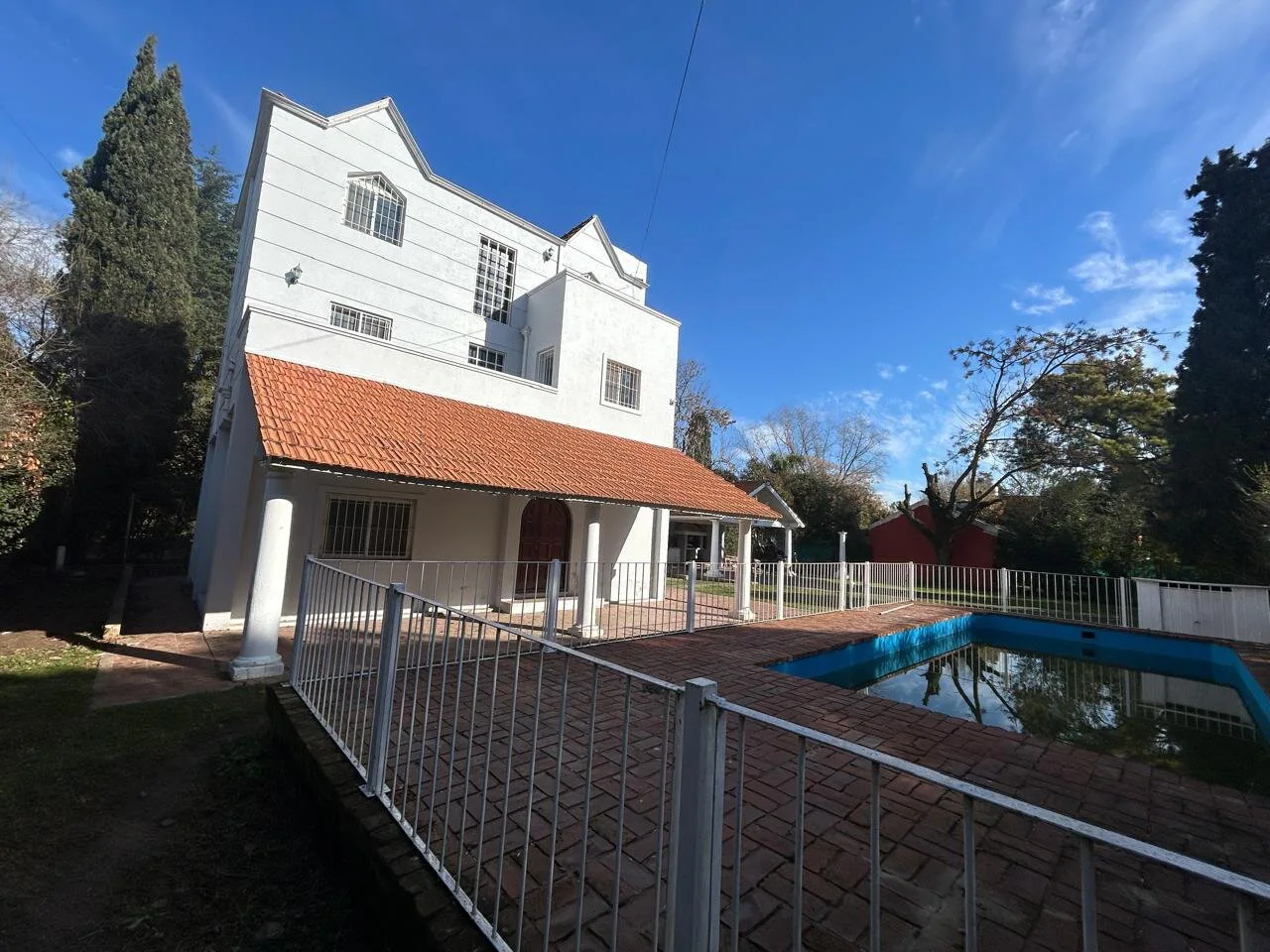 CASA EN VTA-5 AMB en DEL VISO | APTA CRÉDITO | 800 m² de lote/PILETA/QUINCHO foto 2