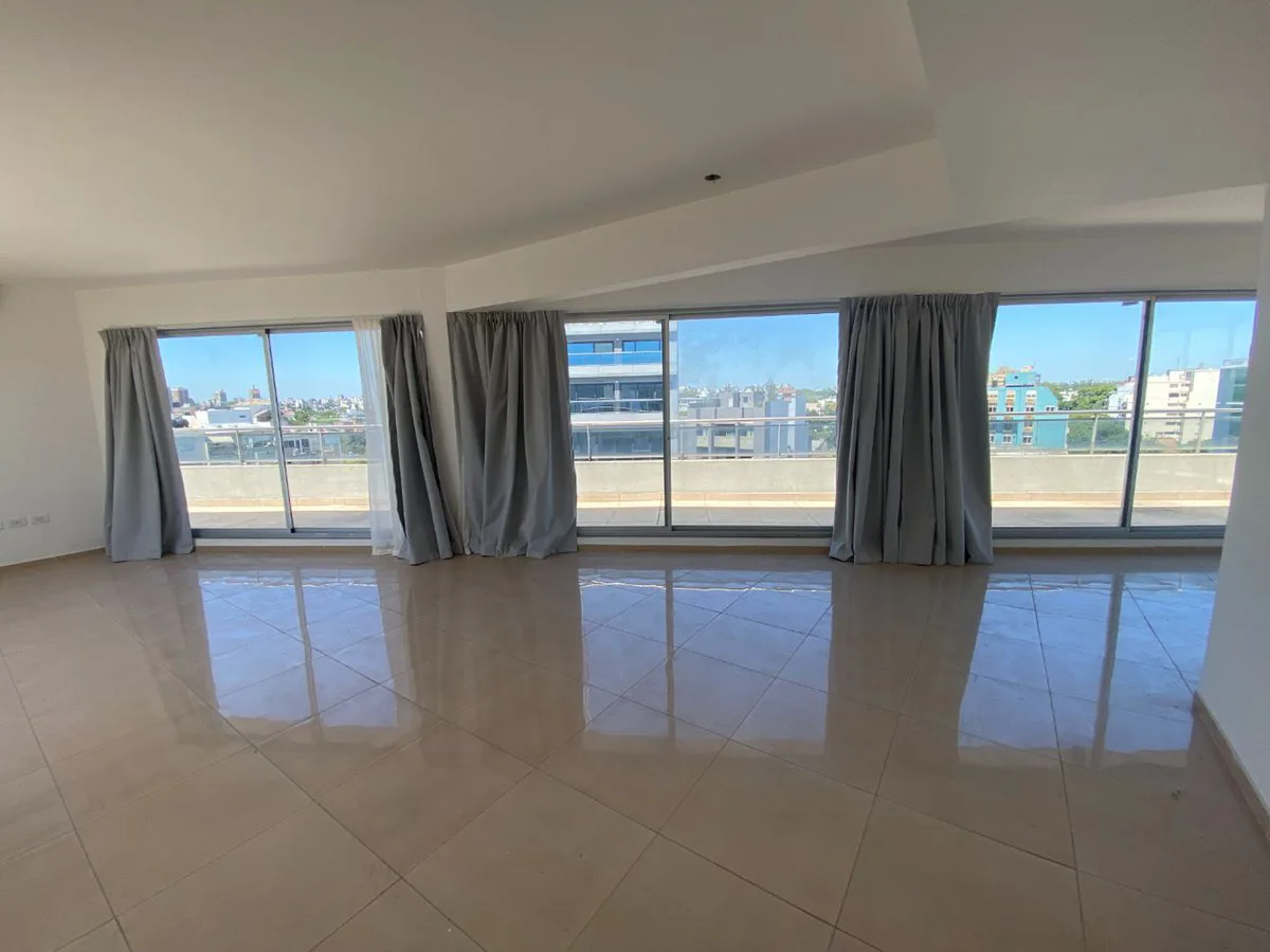 ALQUILER LOFT P/OFICINA O VIVIENDA C/TERRAZA foto 3