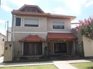 Villa Tesei: Robusta propiedad. Ideal 2 familias. foto 1