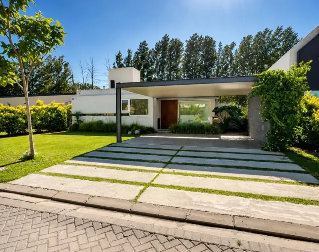 CASA EN VENTA "LA ANTONELLA" ZAVALLA