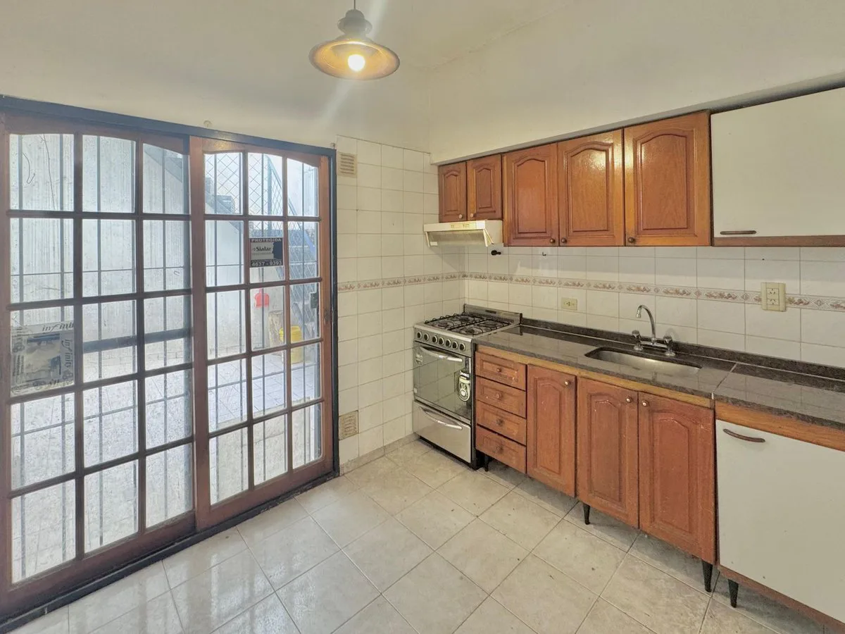 ALQUILER COMERCIAL PH 3 AMBIENTES ZONA FLORES foto 3