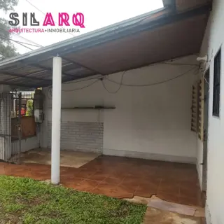 OPORTUNIDAD, CASA DE DOS DORMITORIOS EN VENTA, BARRIO YACYRETA foto 3