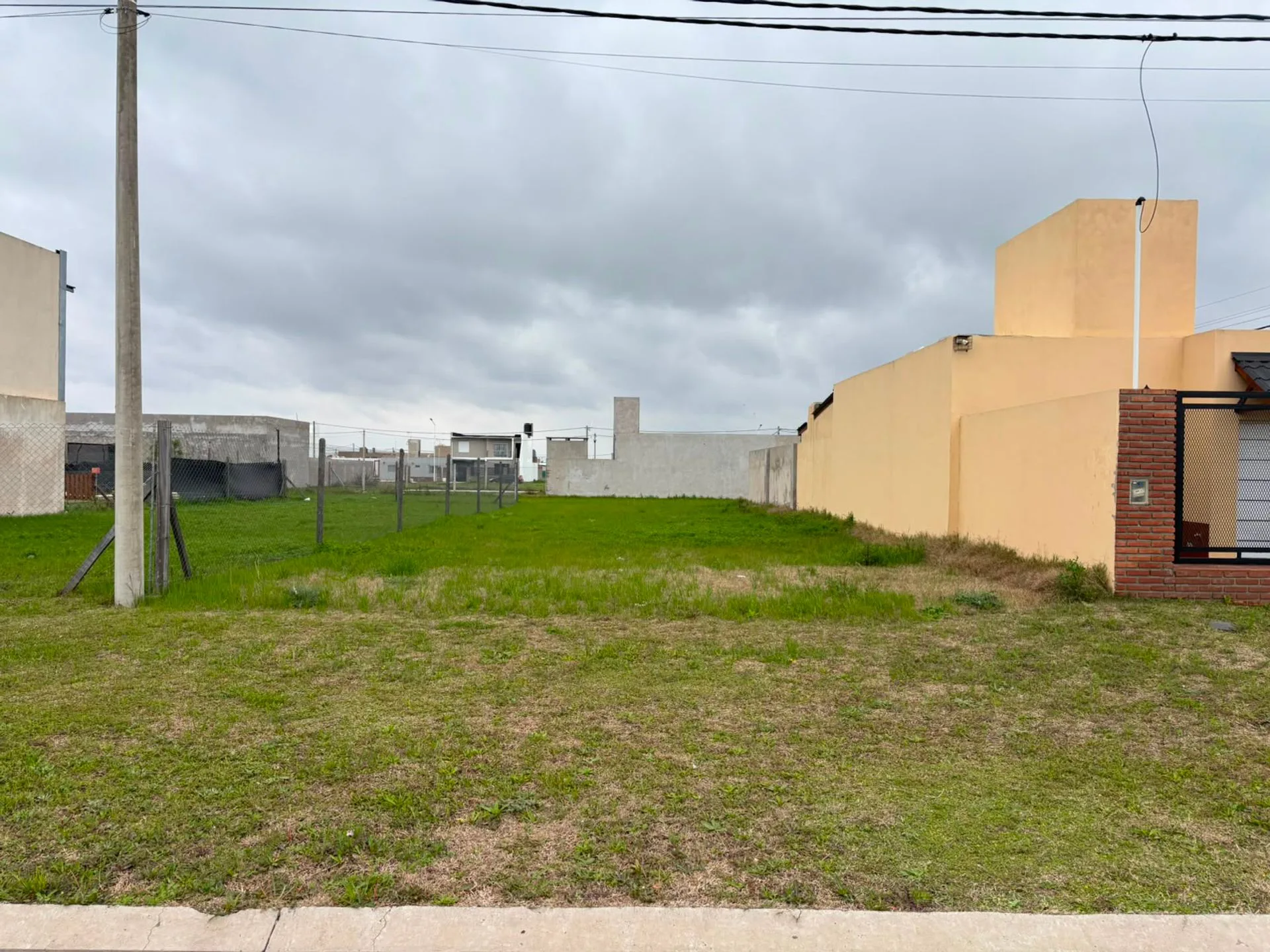 VENTA LOTE ESTACIÓN ALVEAR 2. EXCELENTE UBICACIÓN foto 4