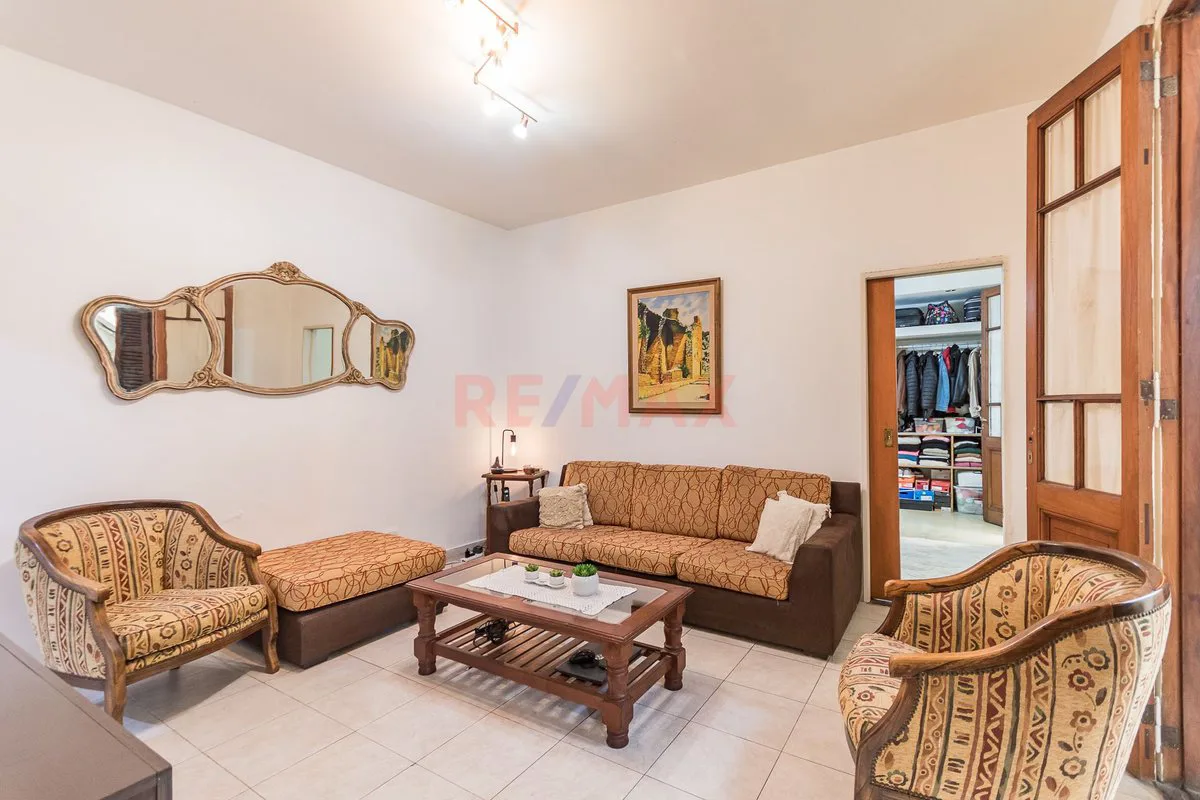 VENTA PH 4 AMBIENTES CON PATIO Y TERRAZA PROPIA foto 4