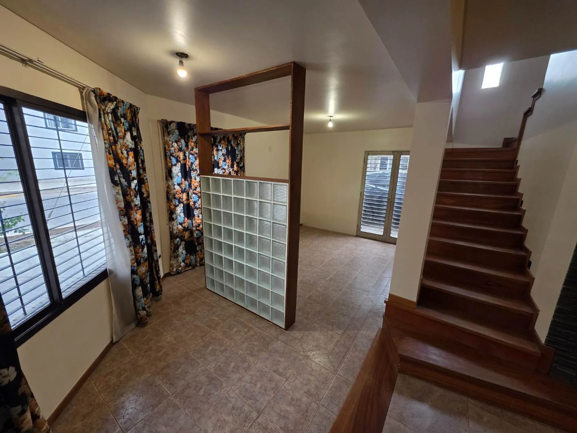 Venta de casa Ciudad, Mendoza. 6 ambientes. foto 4
