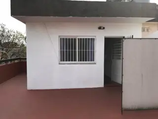 ALQUILER - DEPARTAMENTO 1 AMBIENTE CON PATIO - 2 PISO POR ESCALERA - SIN EXPENSAS - SOBRE AVDA. CROVARA foto 1