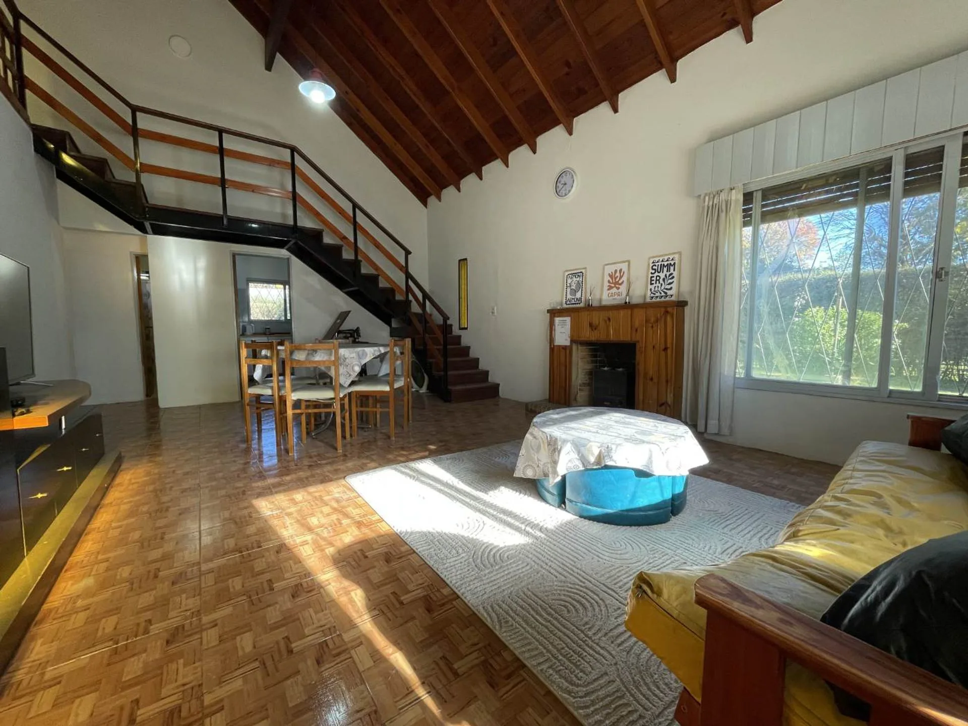 Venta Casa 4 Ambientes con Piscina y Cochera foto 2