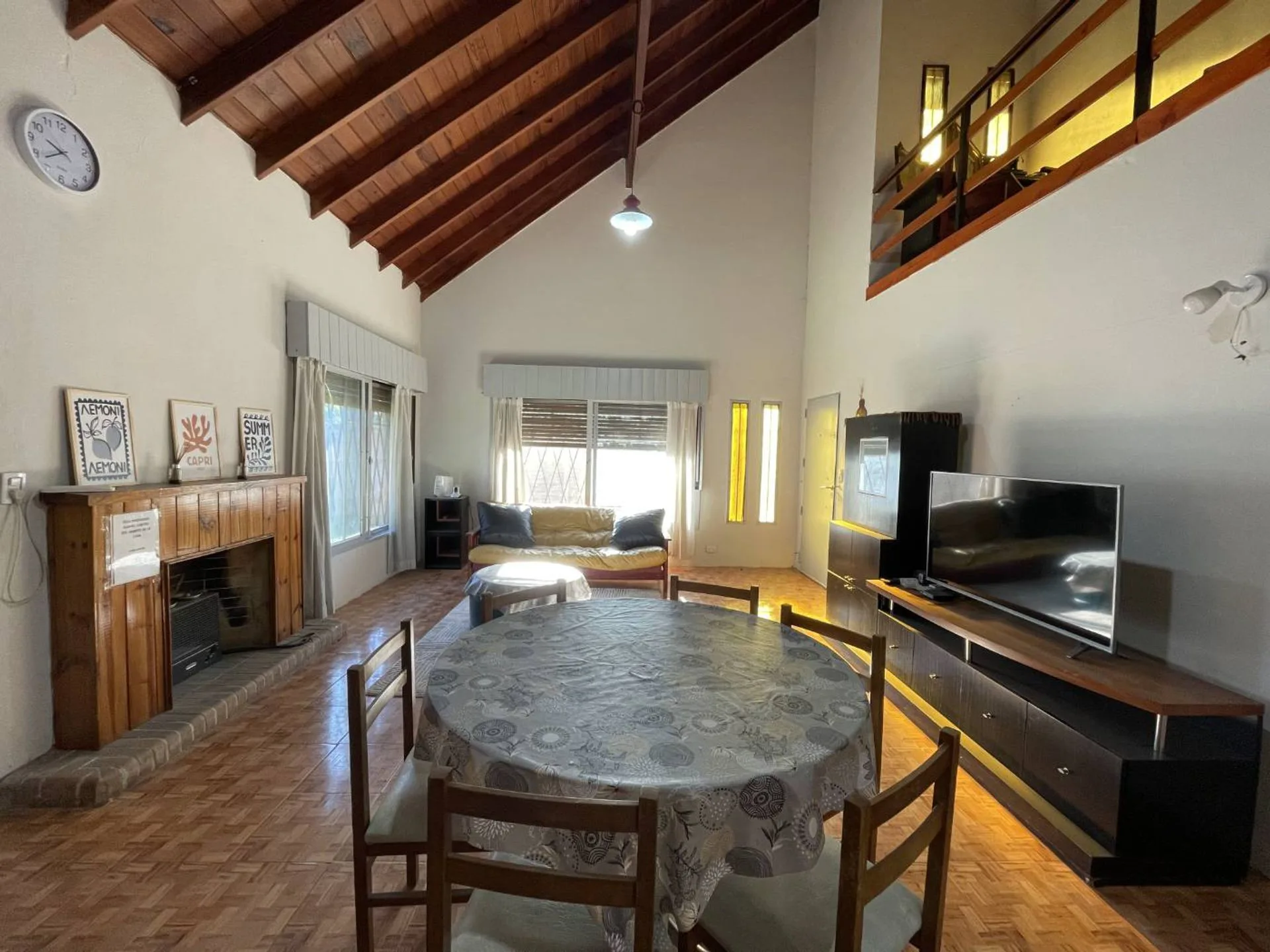 Venta Casa 4 Ambientes con Piscina y Cochera foto 5