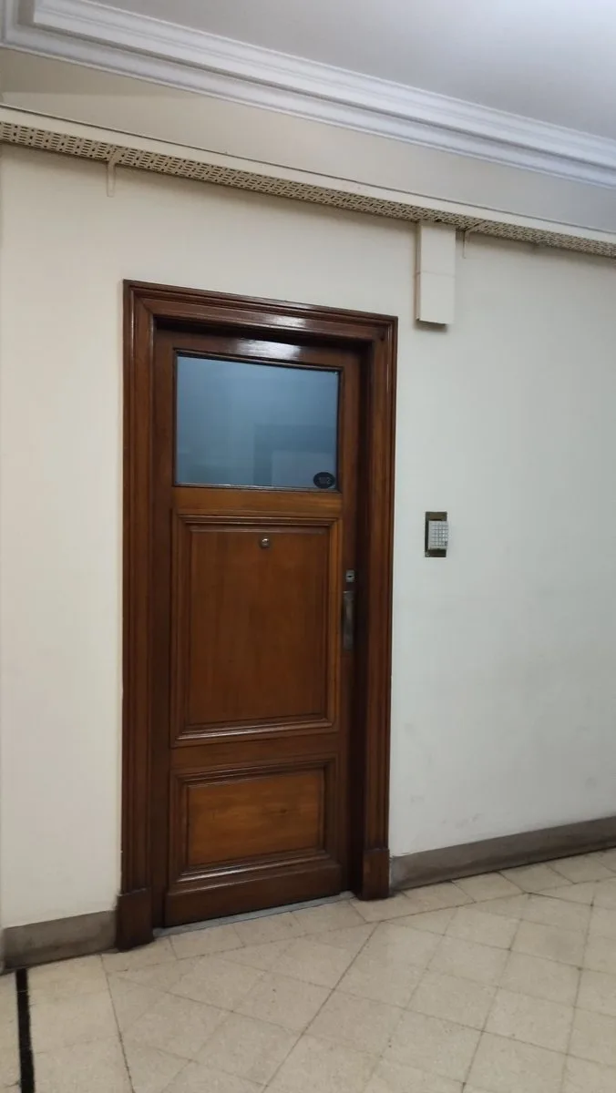 Venta Oficina Centro, Renovada c/balcon y cochera foto 5