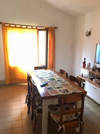 CASA DE DOS DORMITORIOS , PATIO GRANDE, CERCA DEL CENTRO foto 1